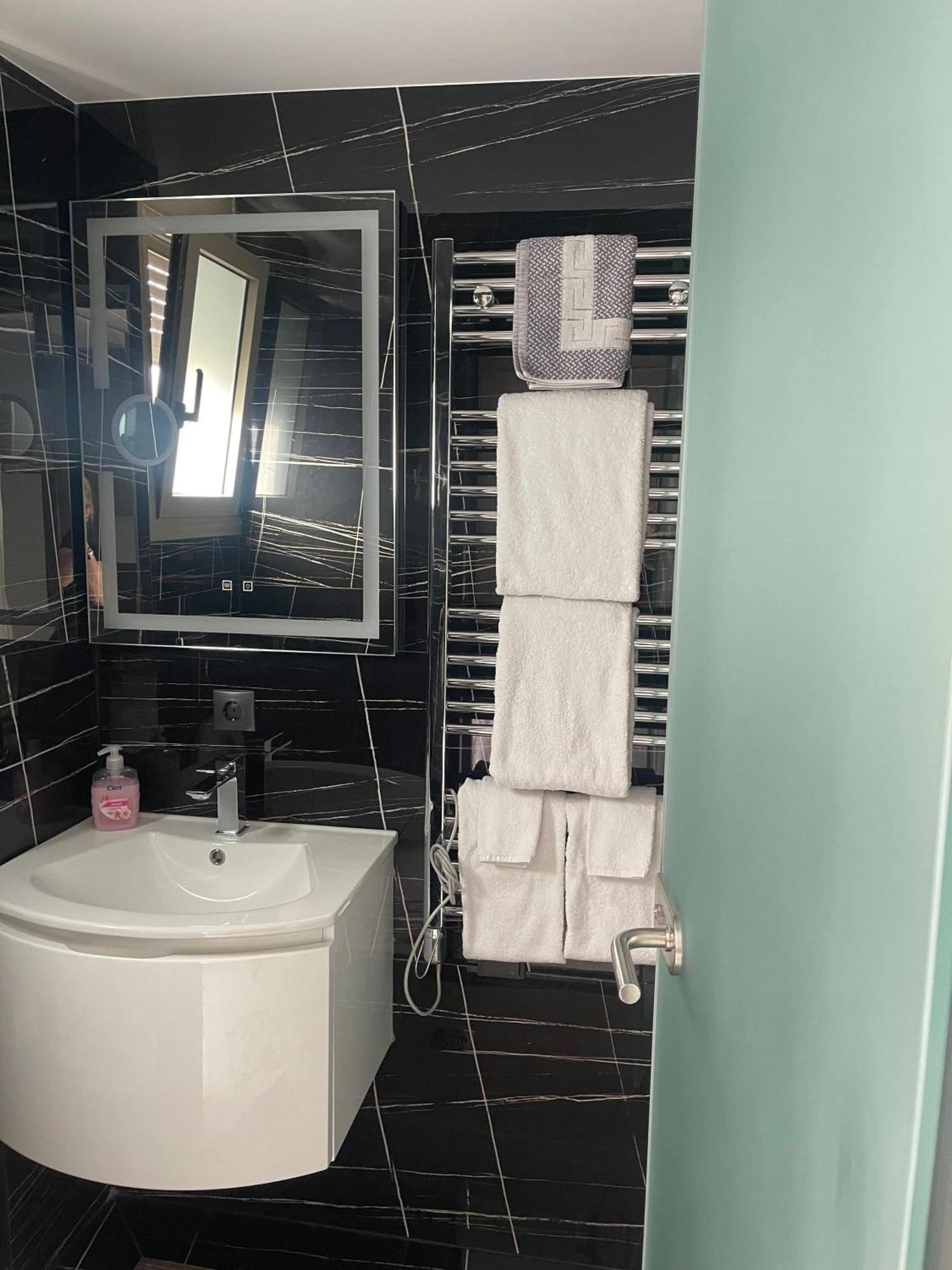 Sea View Apartment Патра Екстериор снимка